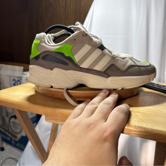 Size  12 men’s adidas Originals Yung-96 Sneakers - Picture 3 of 7